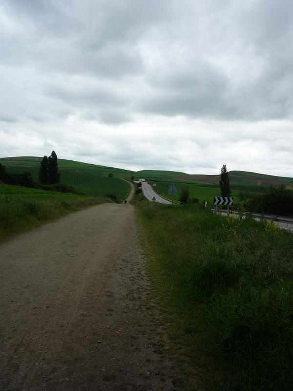 P1010993.JPG - sokáig a fõút mellett vezetett az Út