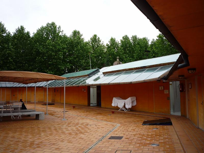P1030270.JPG - a melegvíz elõállítása természetesen napkollektorokkal történik