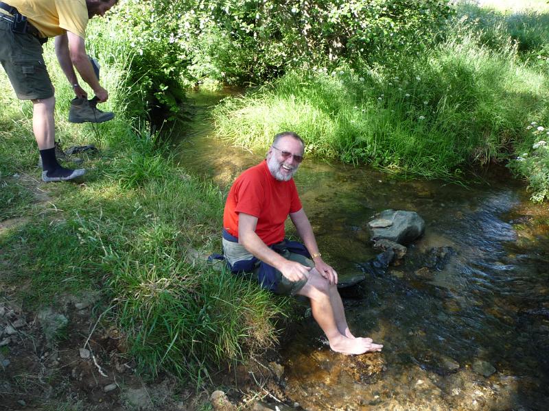 P1040090.JPG - a legenda szerint itt kell megválni az Út porától